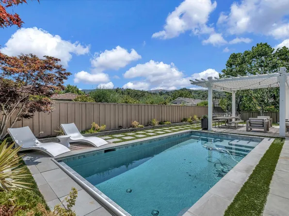 2 E Barberry Place, Novato, CA 94949