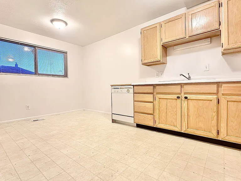265 E 8880 S #7 — Photo 21