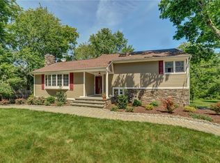 80 Dustman Ln, Bardonia, NY