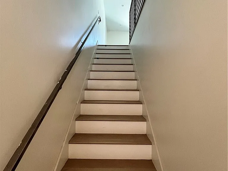 1282 S Leighton Ave — Photo 3