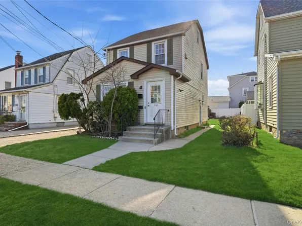 160 Broad Street, Williston Park, NY 11596