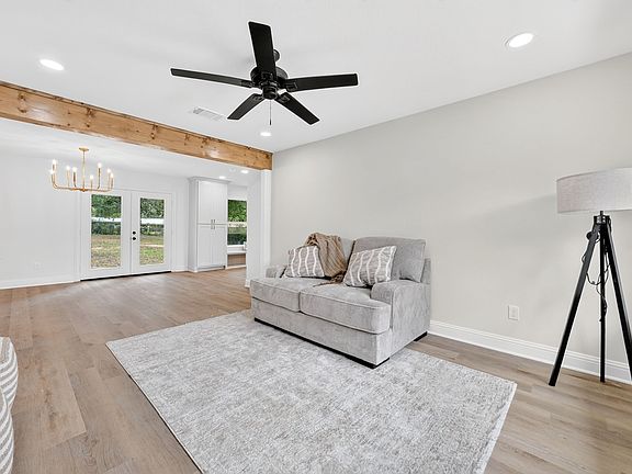 2nd image of 608 Bunny Rabbit Rd