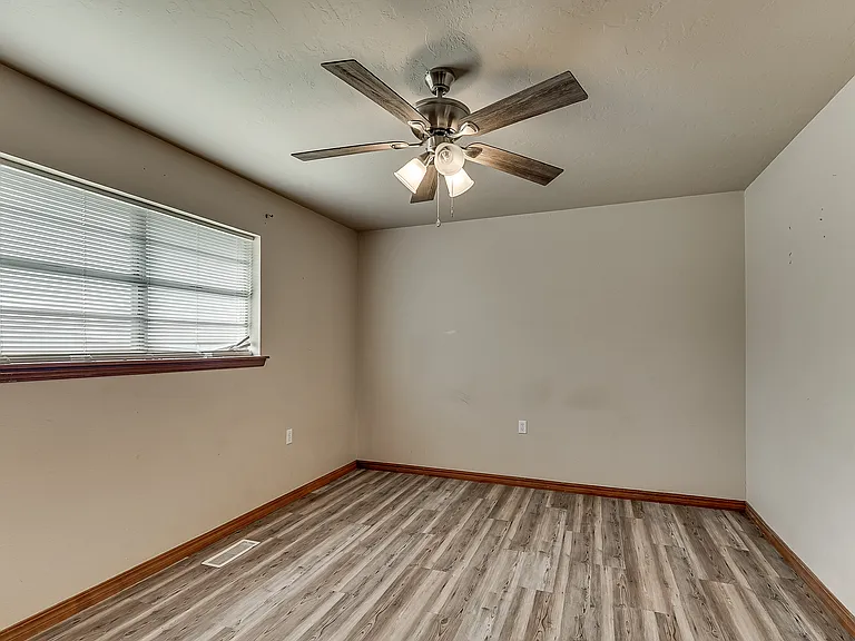 27115 Western Ave — Photo 38