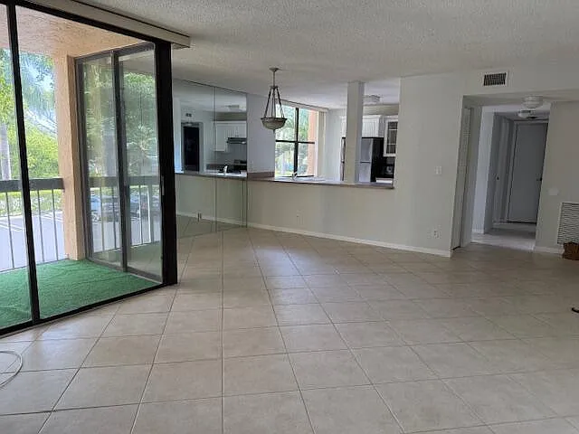 500 Egret Cir #8211 — Photo 8
