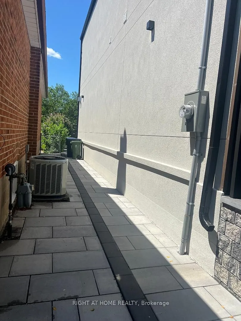 2 bed, $2,500 — Photo 4