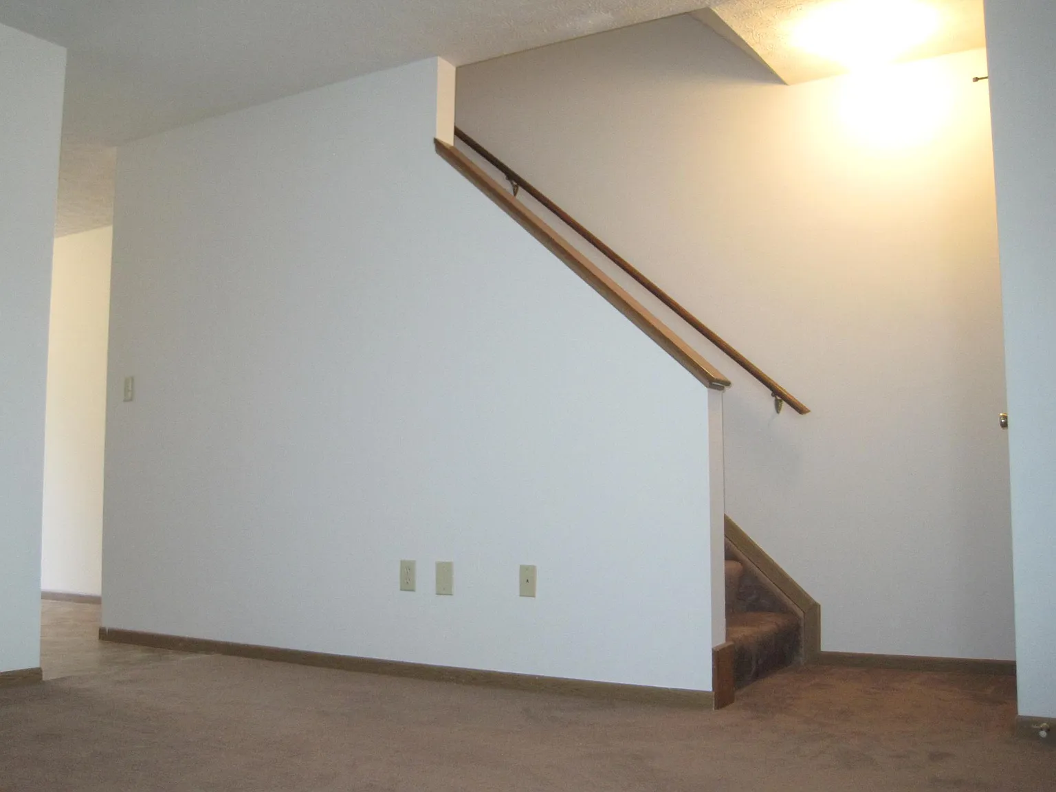 2 bed, 1054 sqft, $1,249 — Photo 3