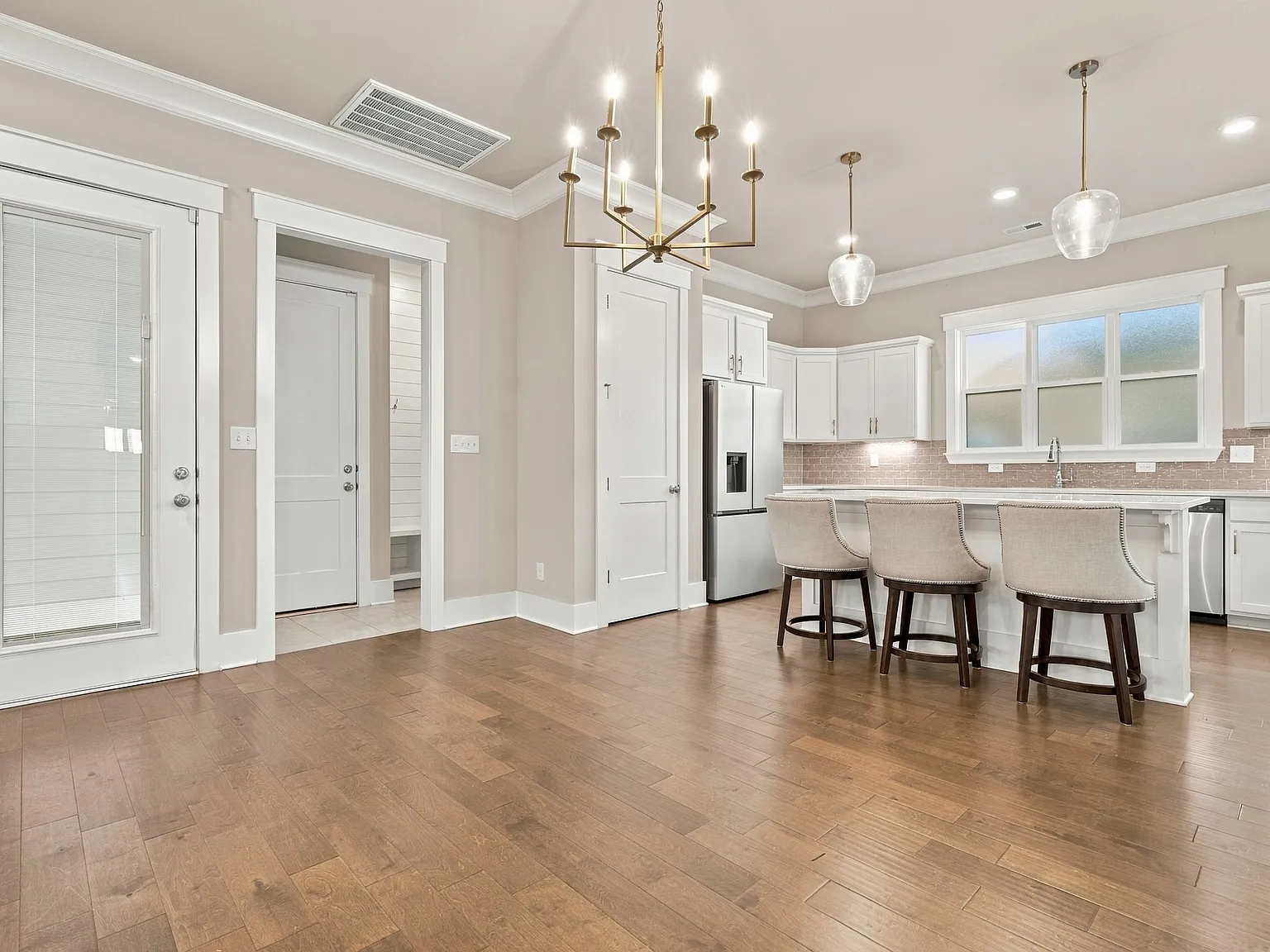 3 bed, 2.5 bath, 2076 sqft, $2,450 — Photo 3