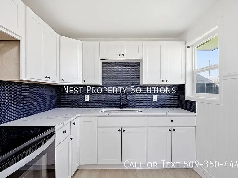 11 Ivy St NE — Photo 8