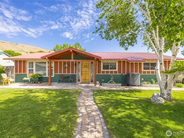 630 Riverside Drive, Pateros, WA 98846