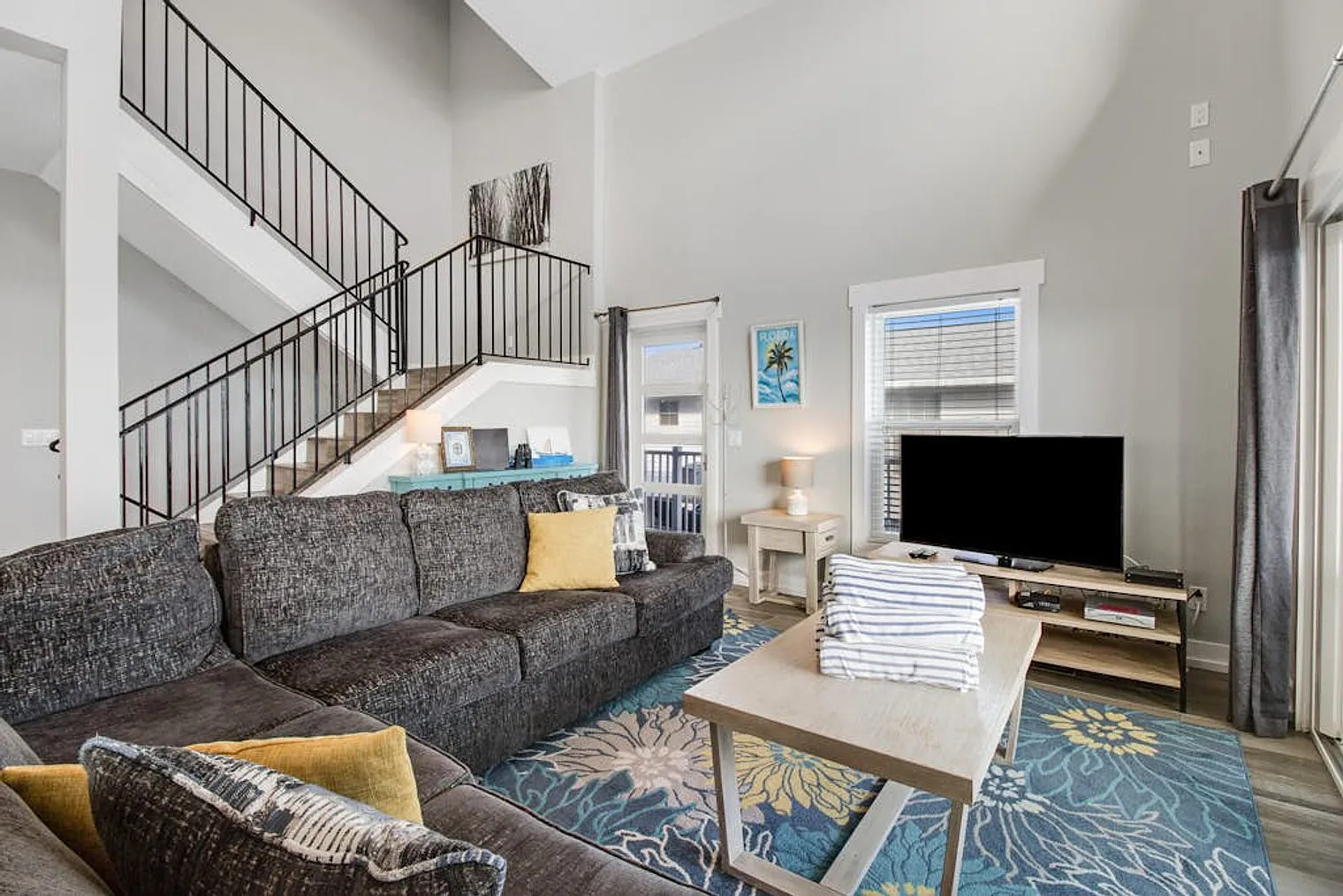 4 bed, 3.0 bath, 2669 sqft, $12,829 — Photo 4