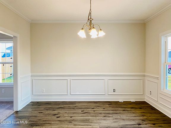 3rd image of 816 Gemini Court