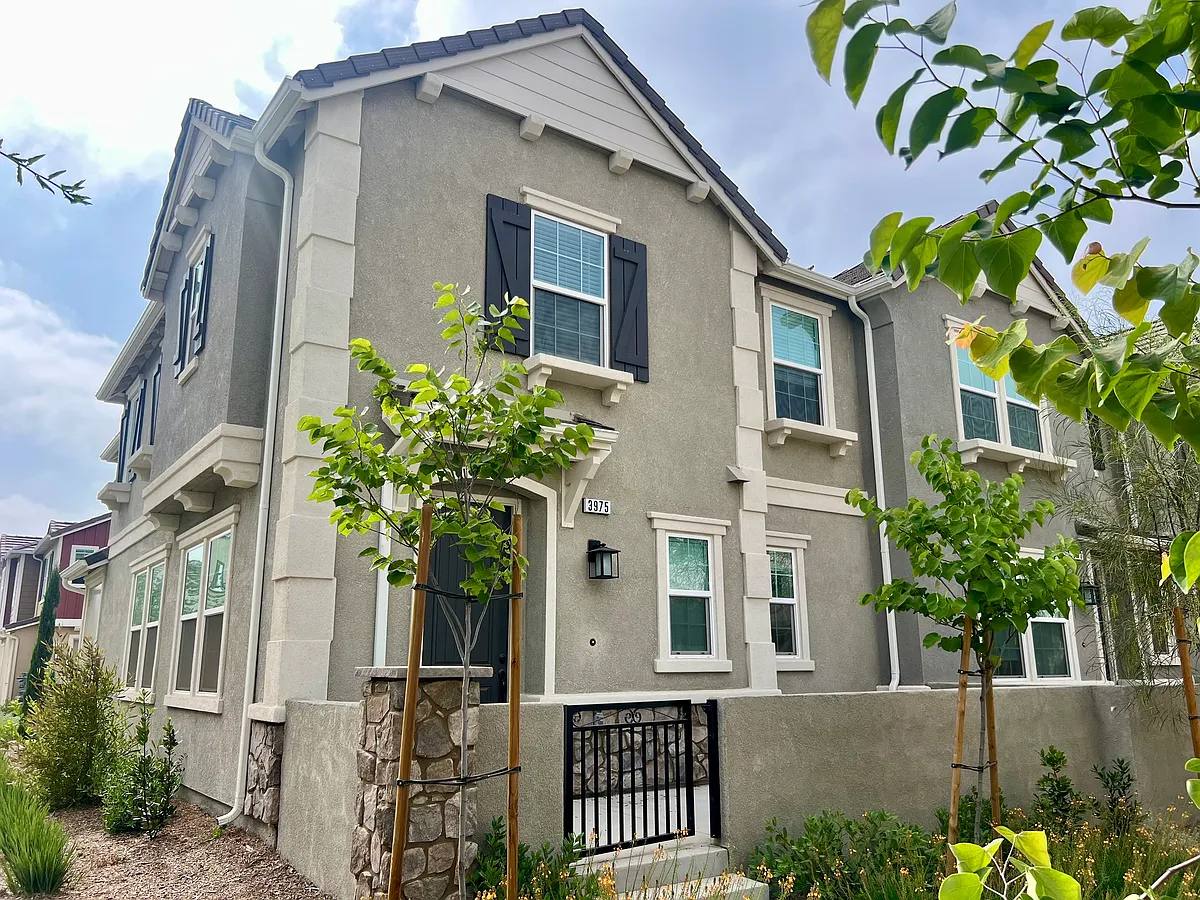 Building Photo - 3975 E Carmel Privado St