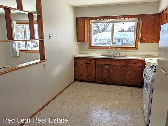 3rd image of 6111 Star Ln NE #11770654