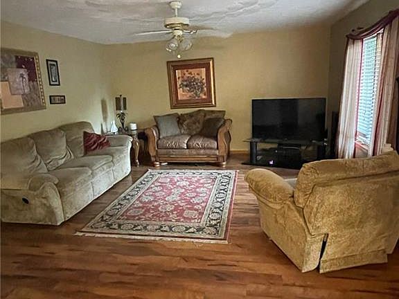 3rd image of 7573 Alexandria Dr