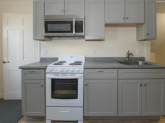 5th image of 24 Pleasant St #303