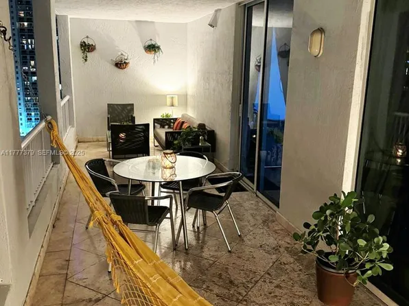 170 SE 14th St APT 2705, Miami, FL 33131