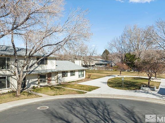 2nd image of 1049 Briarwood Dr APT 3