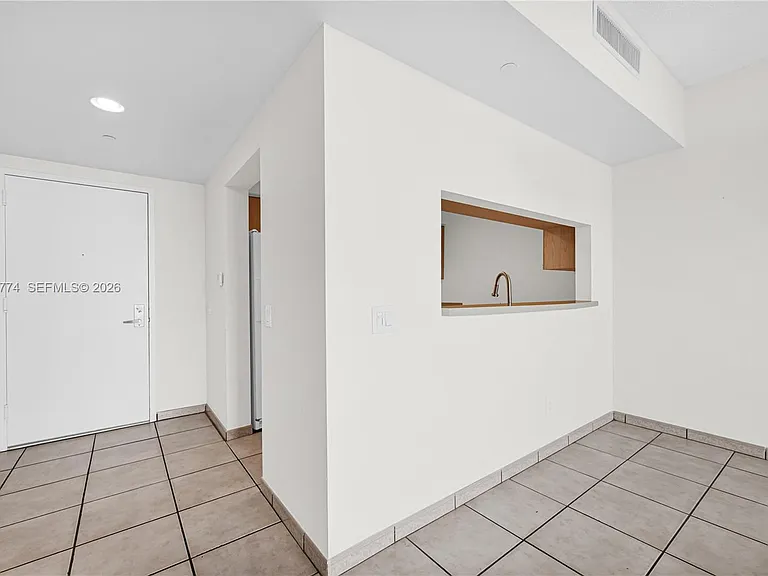 2475 Brickell Ave — Photo 24