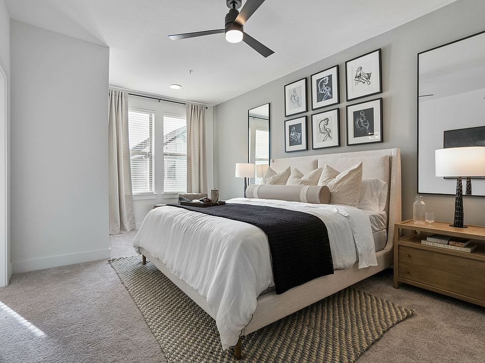 25-PrimaryBedroom