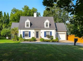 68 Ivyhurst Rd, Amherst, NY 14226