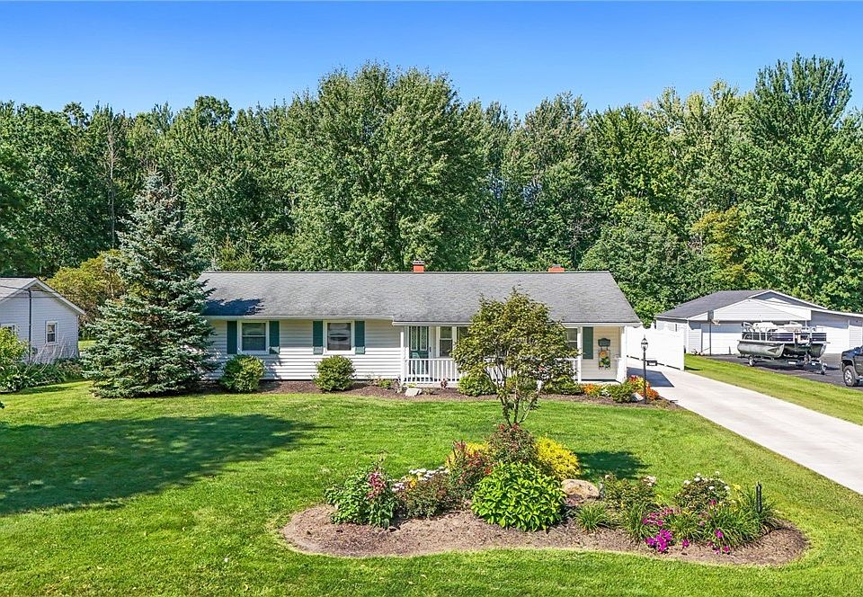 1st image of 233 Roosevelt Dr