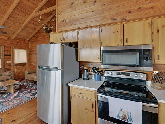 5th image of 566 Mountain View Cir #5