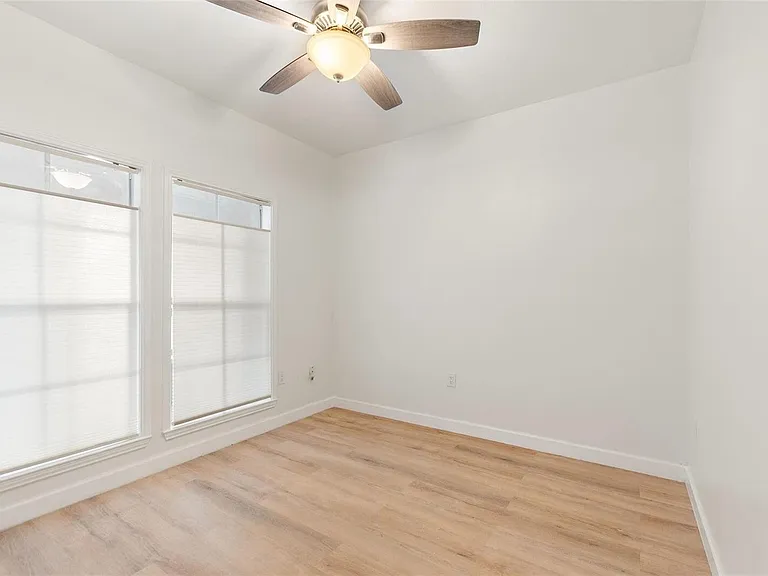 516 Water St #1 — Photo 23