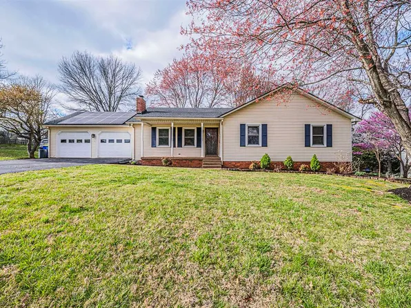 200 Freestone Ct, Bowling Green, KY 42103