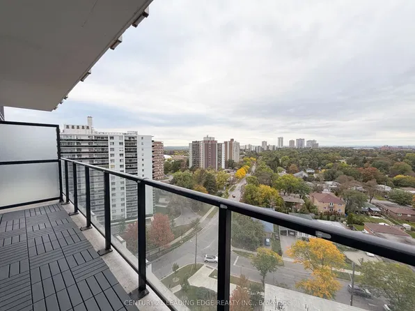 128 Fairview Mall Dr, Toronto, ON