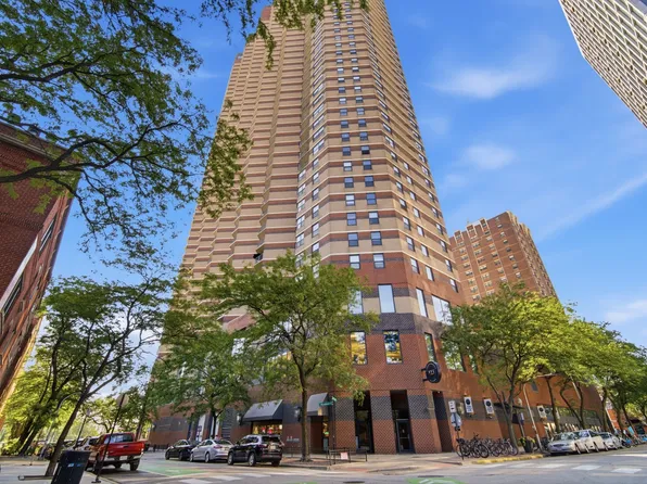 3660 N Lake Shore Dr APT 1506, Chicago, IL 60613