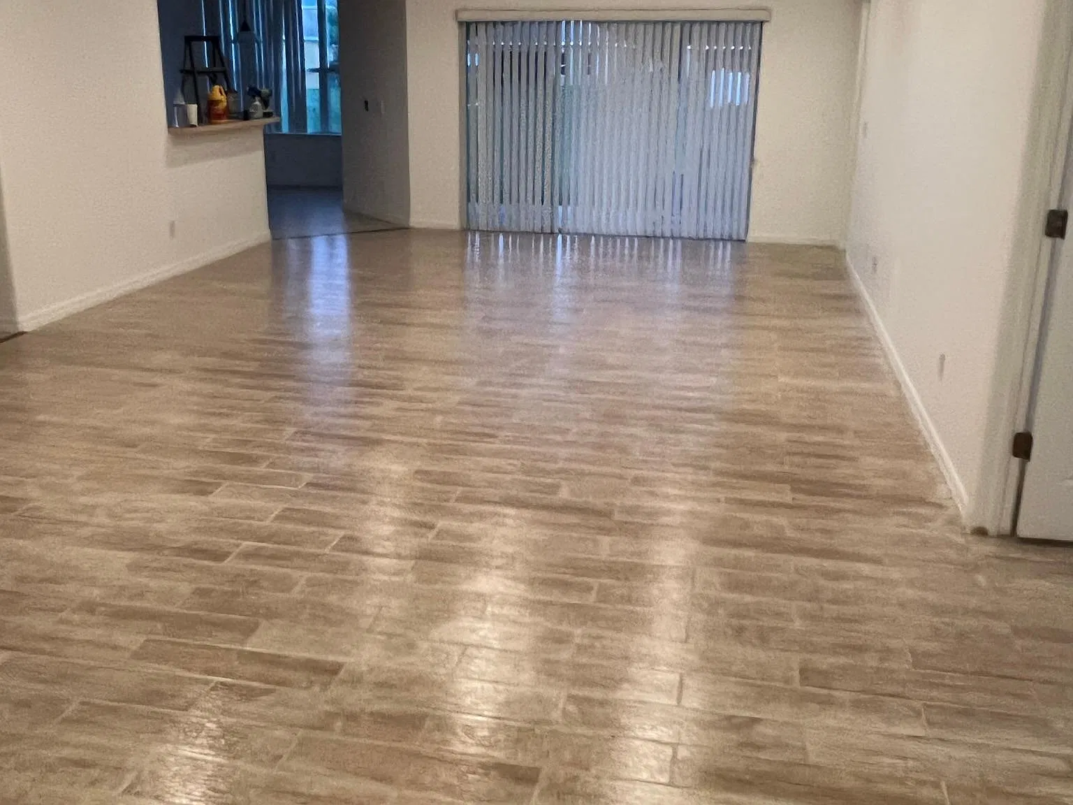 240 James Cir — Photo 2