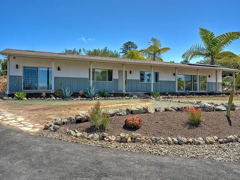 1761 Yucca Rd — Photo 2