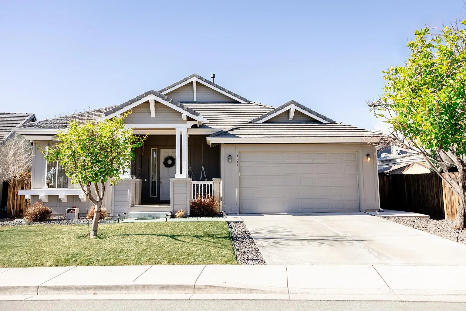 1216 Turnberry Dr photo 1