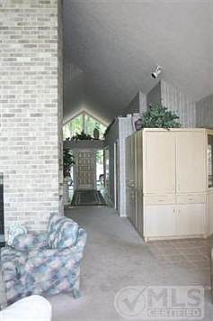5th image of 119 Crestwood Dr