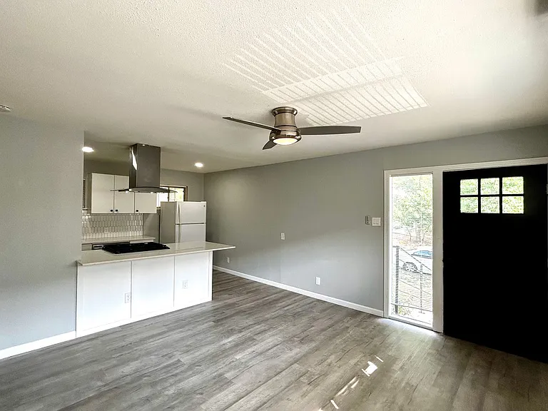 3304 Tom Green St #C — Photo 5