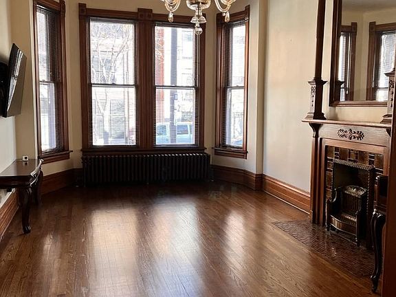 3rd image of 2249 W Belmont Ave #2F