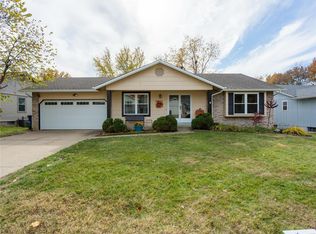 4215 Elkhart Lake Rd, Saint Charles, MO 63304