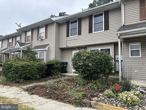 3rd image of 21 Grant Ln