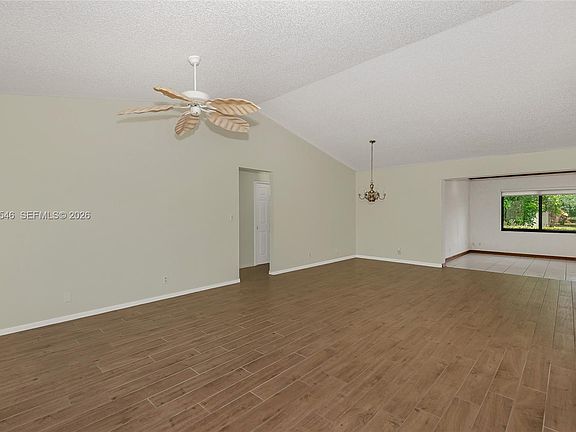 3rd image of 7905 Cloverfield Cir
