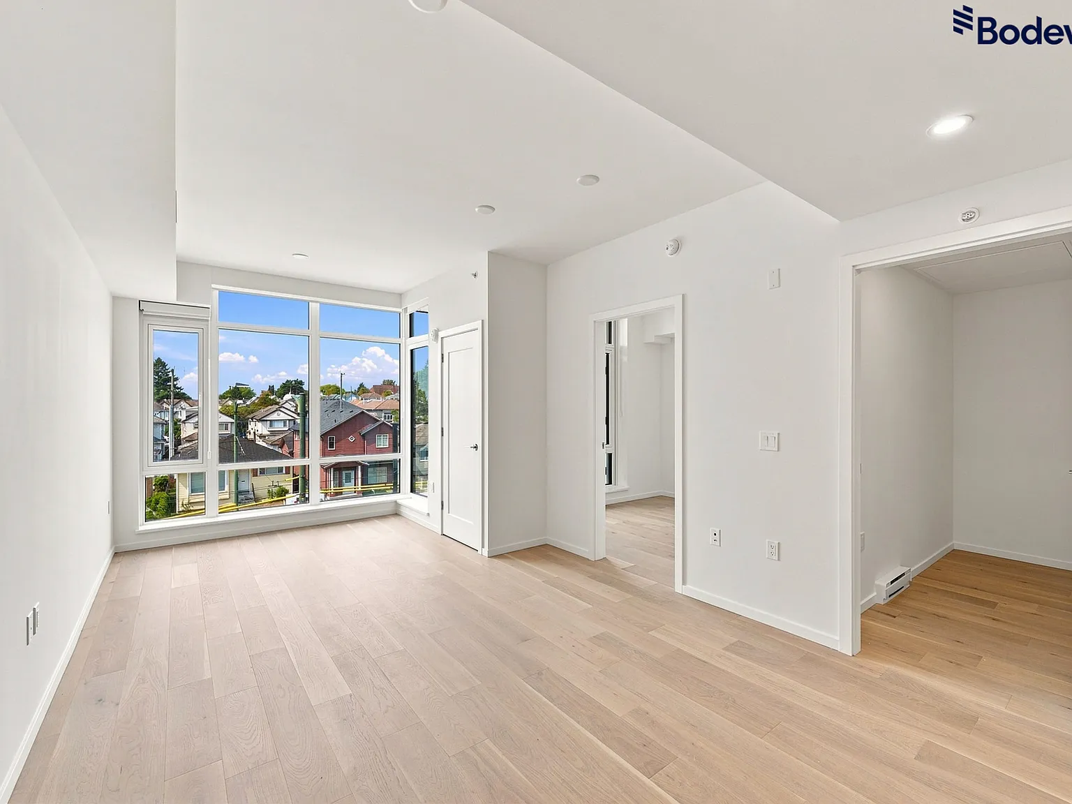 Oakmont — Photo 1
