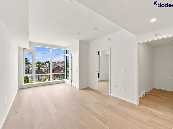 8486 Oak St, Vancouver, BC V6P 3Z2