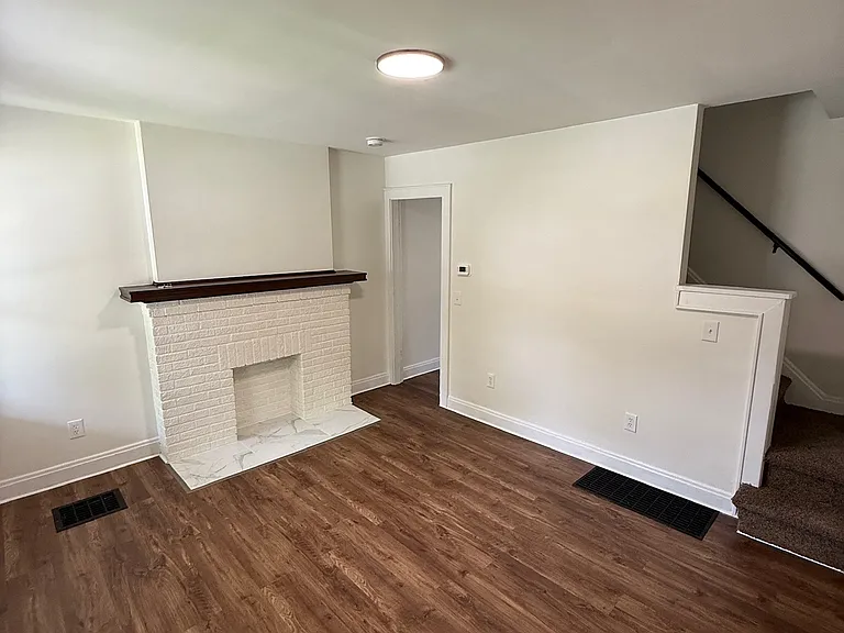 1829 S Champion Ave — Photo 5