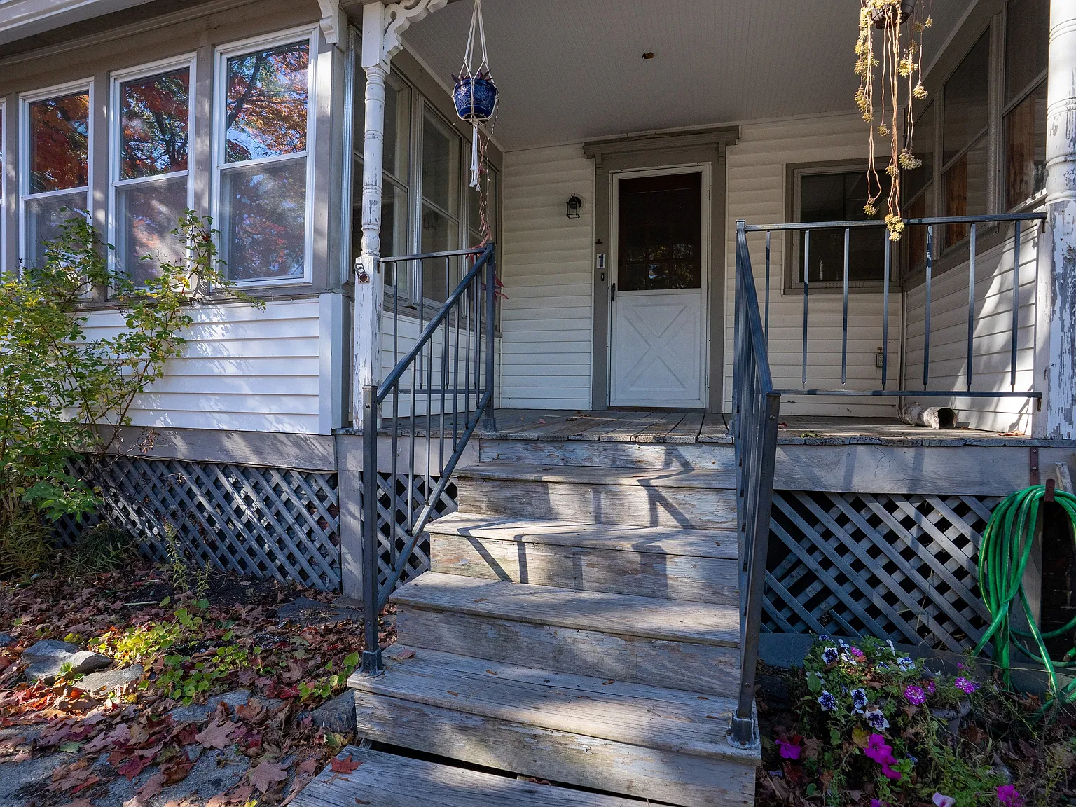 184 Elm St — Photo 3