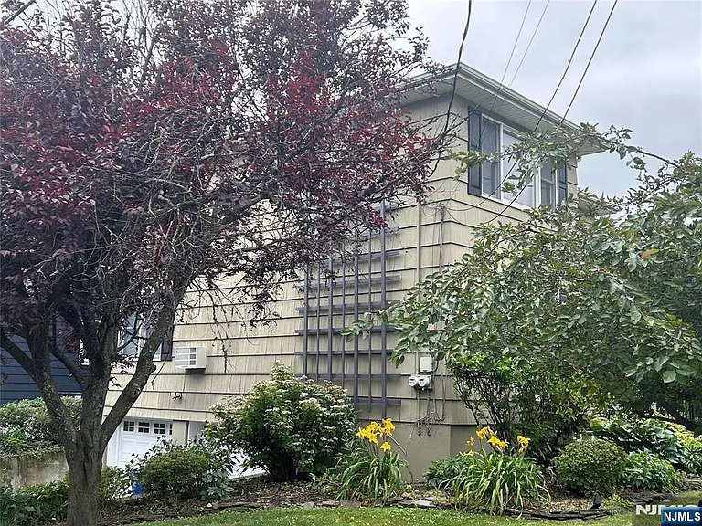 35 Field Rd — Photo 2