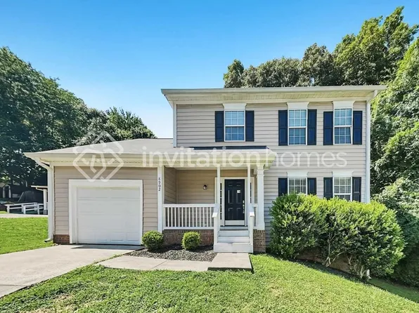 8902 Fuschia Ct, Charlotte, NC 28215