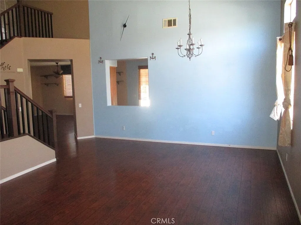5 bed, 3171 sqft, $3,600 — Photo 4