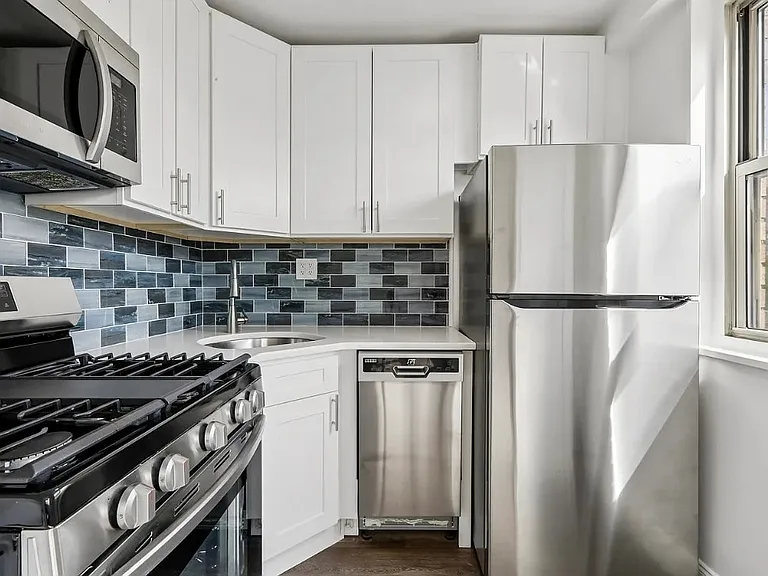 7100 John F Kennedy Blvd E — Photo 9