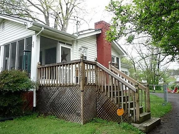 2nd image of 2323 NE Woodrow Dr