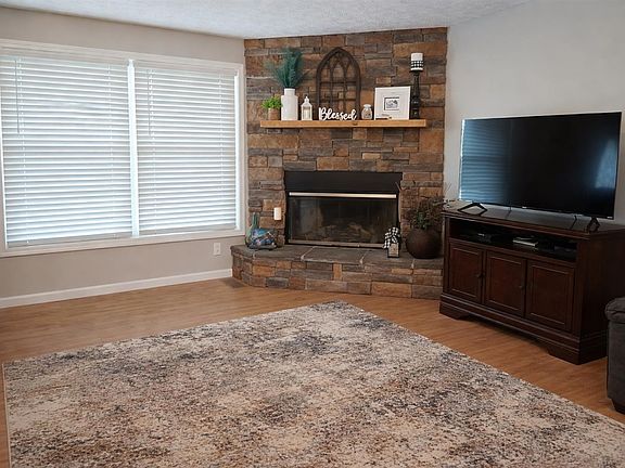4th image of 1188 Breeding Rd