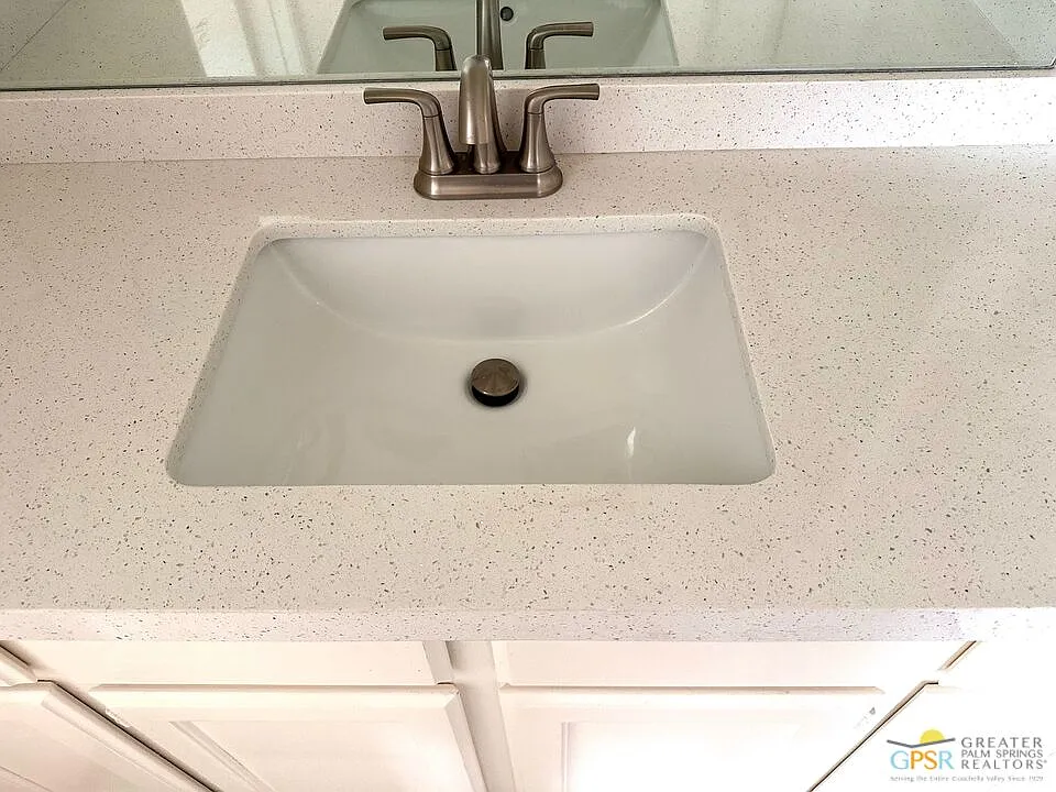 2 bed, 2.5 bath, 1263 sqft, $2,400 — Photo 4